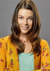 Lauren German
as Henley Boone