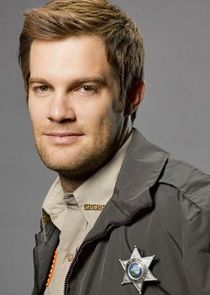 Geoff Stults
as Tommy Conroy