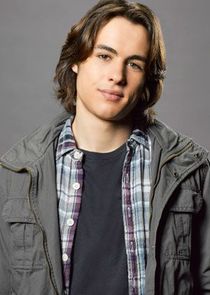 Ben Schnetzer
as Andrew Haplin