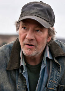 Chris Cooper
as Leonard Geist