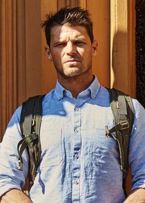 Nathan Phillips
as Flynn Carroll