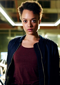 Britne Oldford
as Allison Regan