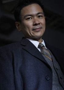 Joel de la Fuente
as Dr. Johann Pryce