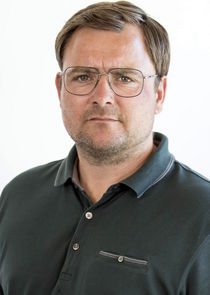 Neil Maskell
as DI Peter Drummond