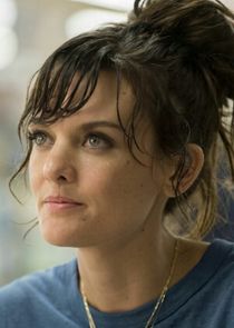 Frankie Shaw
as Bridgette