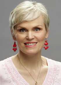 Stephnie Weir
as Bonnie