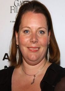 Joanna Scanlan
as Toria