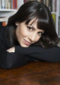 Paula Rivera
as Anna Dirko