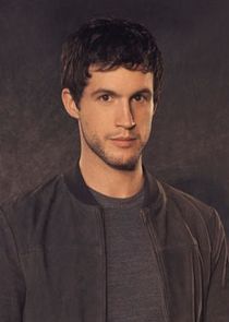 Rob Heaps
as Ezra Bloom