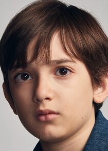 Azhy Robertson
as Luke Malik