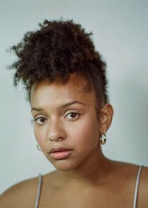 Djouliet Amara
as Tess