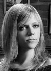 Kaitlin Olson
as Deandra 