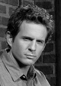 Glenn Howerton
as Dennis Reynolds