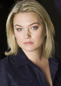 Sophia Myles
as Beth Bailey