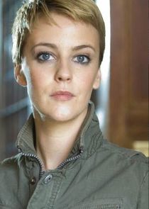 Miranda Raison
as Jo Portman
