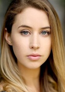 Liz Kingsman
as DC Kat Jones