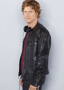 Eric Sheffer Stevens
as Matt