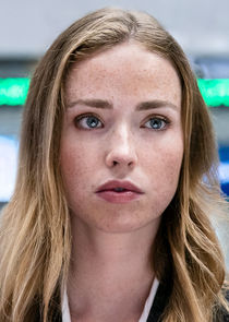 Freya Mavor
as Daria Greenock
