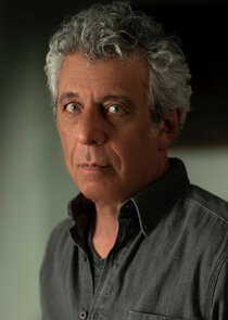 Eric Bogosian
as Daniel Molloy