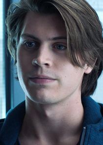 Tanner Stine
as Clay Boone