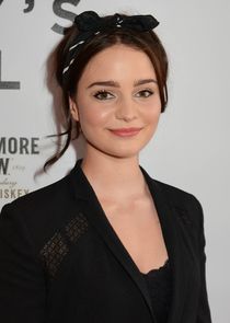 Aisling Franciosi
as Young Dessa