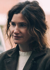 Kathryn Hahn
as Dessa Constantine