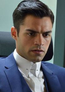 Sean Teale
as Ben Larson