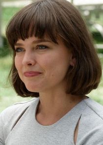 Allison Miller
as Laura Larson