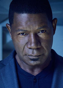 Dennis Haysbert
as Julian Morse
