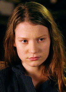 Mia Wasikowska
as Sophie