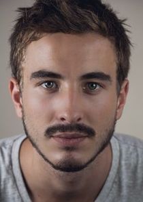 Ryan Corr
as Charlie Hicks