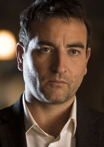 Michael Nardone
as Det Supt Leish