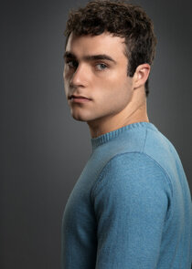 Jordan Elsass
as Jonathan Kent