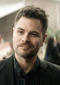 Erik Valdez
as Kyle Cushing