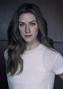 Perry Mattfeld
as Murphy Mason