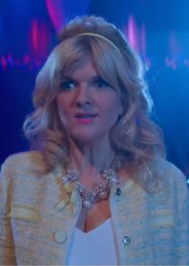 Arden Myrin
as Regina Sinclair