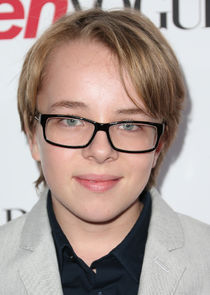 Ed Oxenbould
as Cameron Nettlebeck