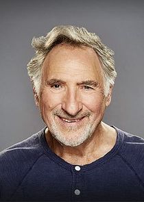 Judd Hirsch
as Arthur Przybyszewski