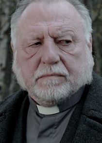 Kenneth Cranham
as Vicar Oddie