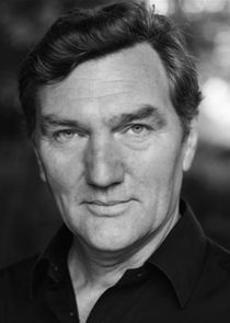 Tom Mannion
as Gordon