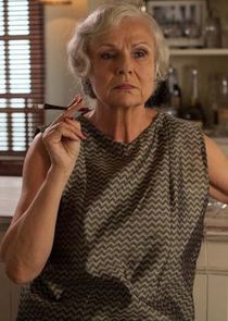 Julie Walters
as Cynthia Coffin