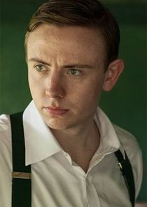 Alexander Cobb
as Ian McLeod