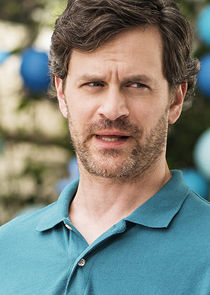 Tom Everett Scott
as Mike Harris