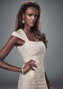 Judith Shekoni
as Sister Rah