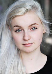 Lola Petticrew
as Dolours Price