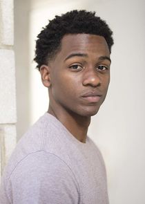 Antonio J. Bell
as Khalil Edwards