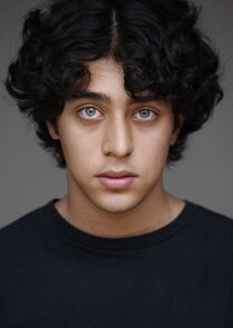 Ali Khan
as Mani Malik-Cohen