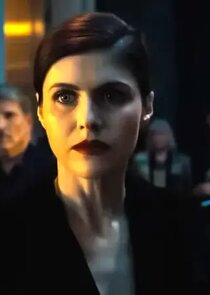 Alexandra Daddario
as Rowan Fielding