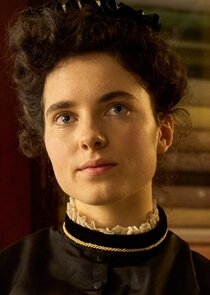 Darci Shaw
as Alice Diamond