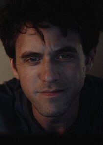 Ashley Zukerman
as Clive Rothwell